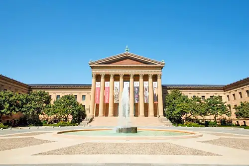 Philadelphia and Amish Countryside Guided Day Tour From NYC