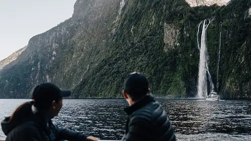 Milford Sound Coach, Cruise & Fly from Queenstown
